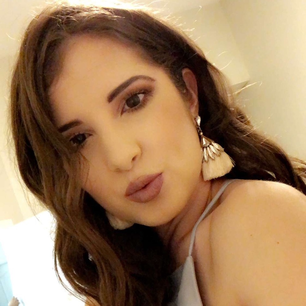 Meet your Posher, Daniela